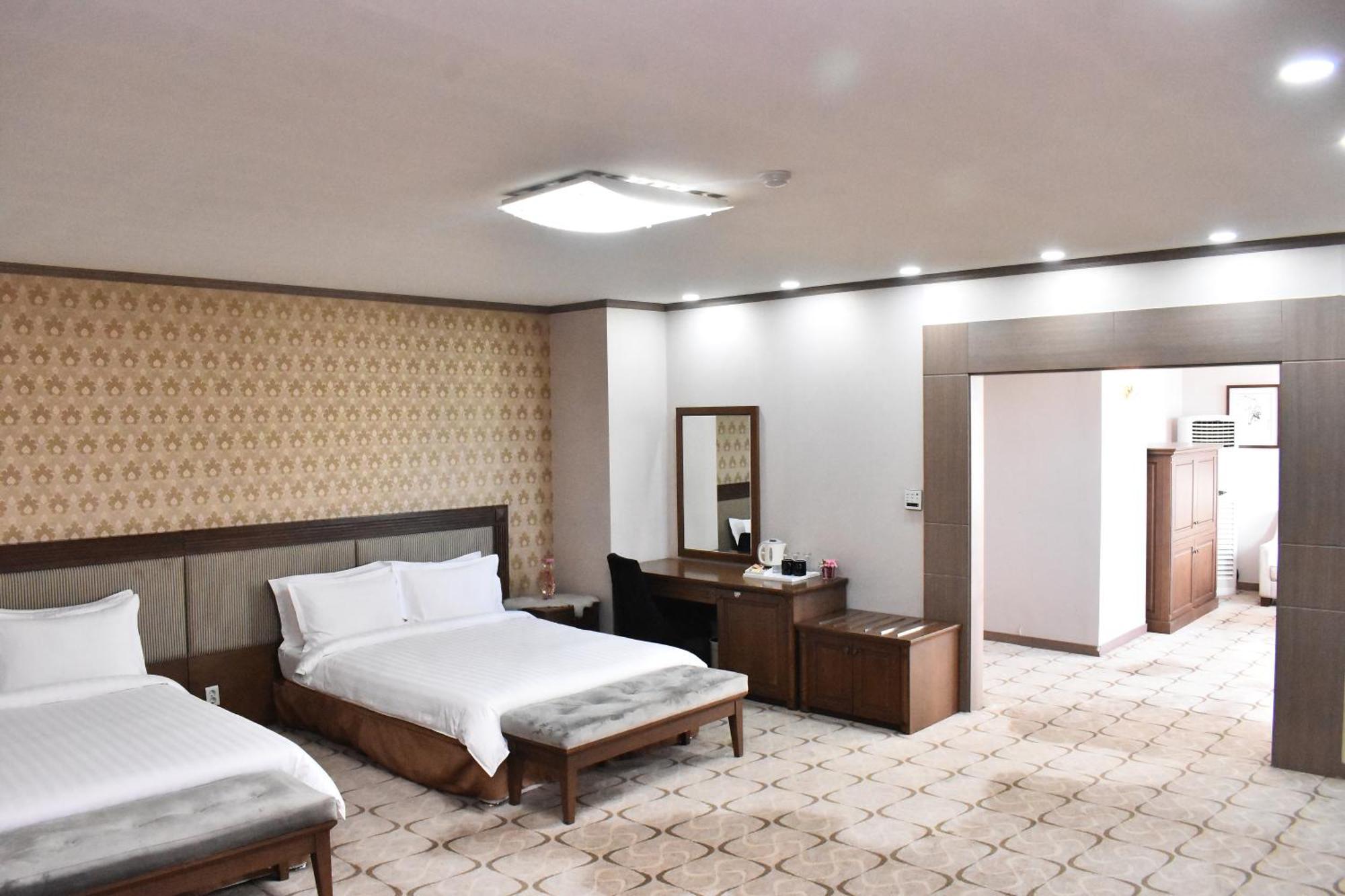 Sunjin Grand Hotel Ulan Bator Exterior foto
