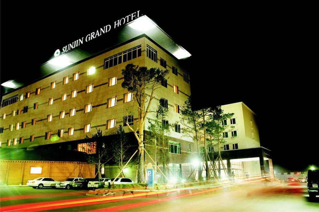 Sunjin Grand Hotel Ulan Bator Exterior foto